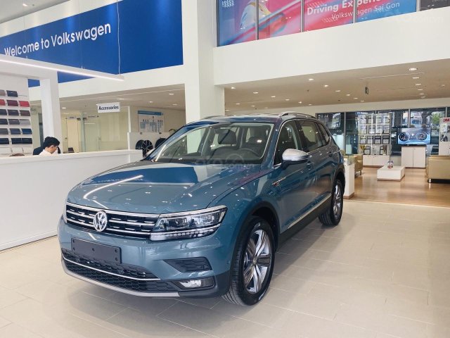 Tiguan Elegance 2021 màu xanh Petro số lượng hiếm - Phiên bản mới khuyến mãi 100 triệu