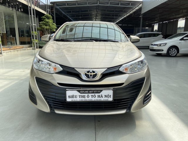 Bán xe Toyota Vios màu vàng, mới đi 25.000km, số tay, xe đẹp như mới, có trả góp0