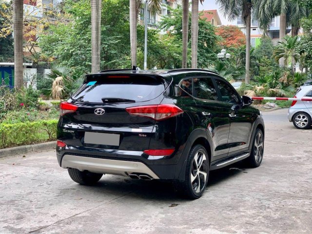 Cần bán xe Hyundai Tucson Turbo đời 2019, màu đen