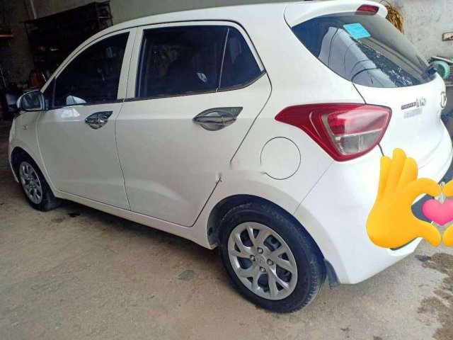 Xe Hyundai Grand i10 năm 2018, màu trắng còn mới, giá 256.8tr