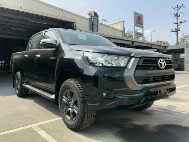 Bán xeToyota Hilux 2.4AT sản xuất 2021