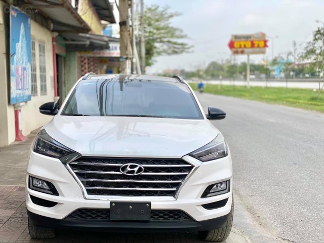 Cần bán lại xe Hyundai Tucson sản xuất năm 2019, màu trắng