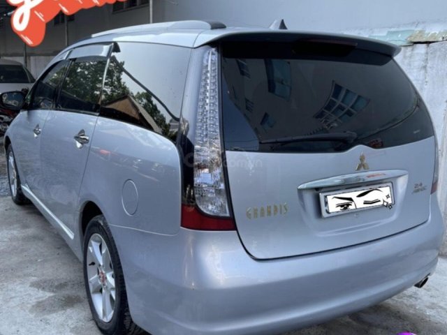 Mitsubishi Grandis 8 chỗ 2010, số tự động, mới 99%