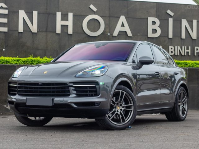 Xe chính chủ bán Porsche Cayenne Coupe 2021 siêu lướt, với màu xám ánh kim đắt đỏ và nội thất đỏ xa xỉ0