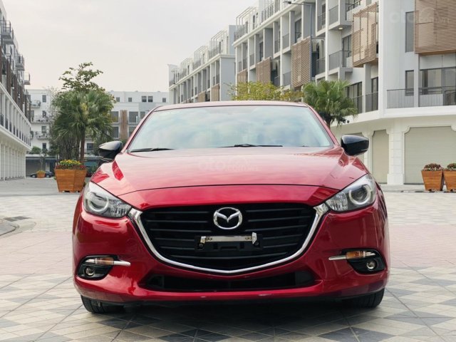 Bán nhanh siêu phẩm Mazda 3 2019, màu đỏ pha lê, xe đẹp không 1 lỗi nhỏ, sơ cua chưa hạ0