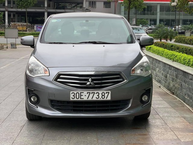 Cần bán xe Mitsubishi Attrage đời 2017, màu xám chính chủ