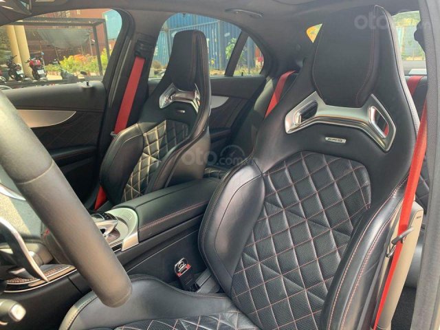 Cần bán lại chiếc xe sang Mercedes C63s AMG đời 2015