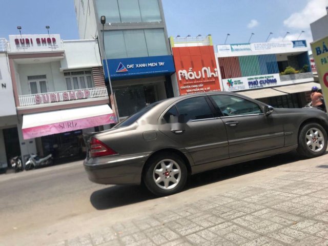 Cần bán Mercedes C class năm 2004, nhập khẩu còn mới