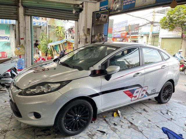 Bán ô tô Ford Fiesta năm 2011, màu bạc còn mới