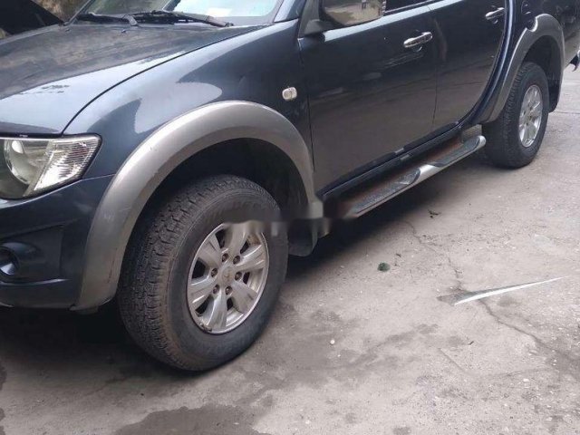 Cần bán lại xe Mitsubishi Triton sản xuất 2010, màu xanh lam