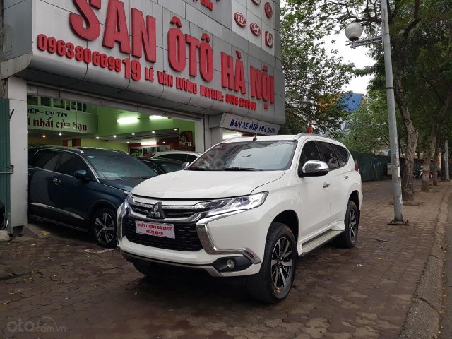 Mitsubishi Pajero Sport 2.4D 4x2 AT màu trắng, nhập khẩu sx 2018, xe tư nhân chính chủ0