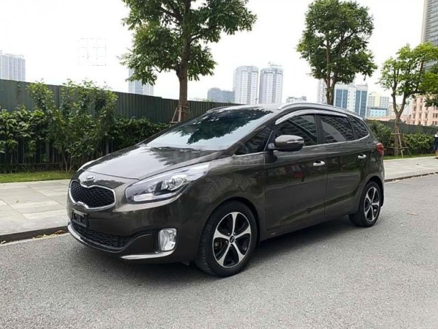 Cần bán xe Kia Rondo sản xuất 2016, màu nâu còn mới, giá 545tr