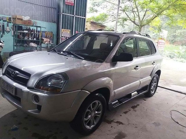 Cần bán Hyundai Tucson sản xuất 2009, màu bạc, xe nhập, giá tốt