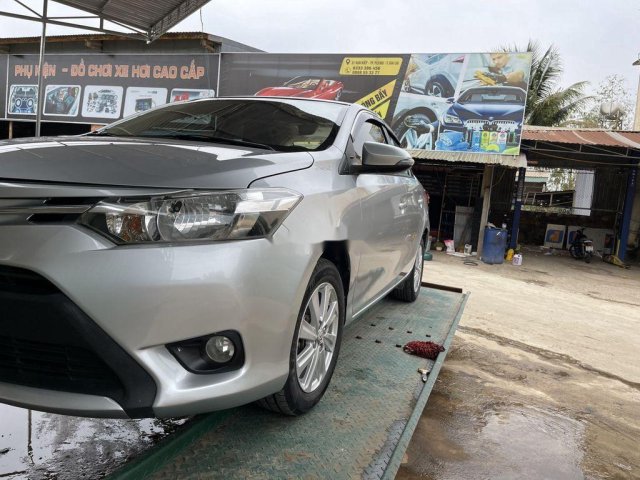 Bán Toyota Vios đời 2018, màu bạc