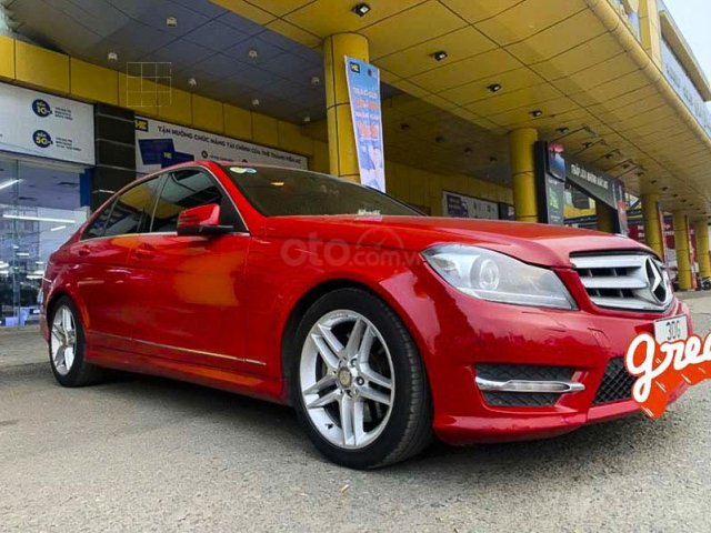 Cần bán xe Mercedes C class năm 2012, màu đỏ còn mới, 638 triệu