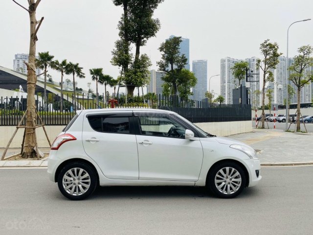 Cần bán xe Suzuki Swift sản xuất năm 2017, giá 415tr0