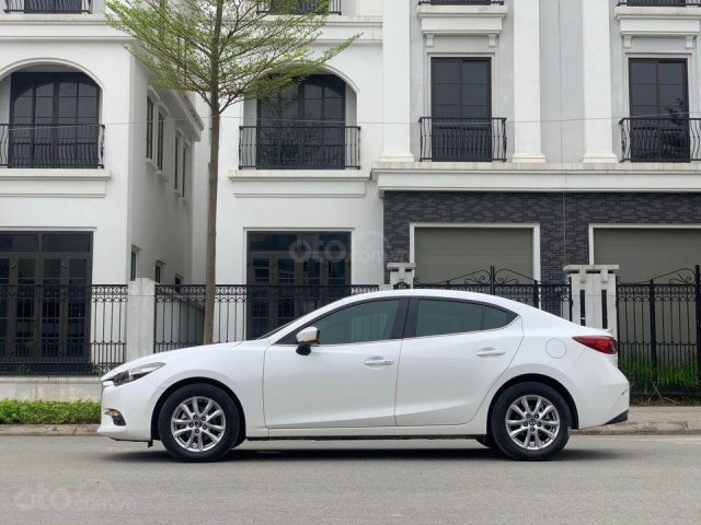 Cần bán Mazda 3 năm 2019, màu trắng, giá tốt