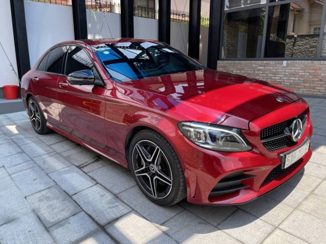 Xe Mercedes C class AMG sản xuất 2019, màu đỏ 