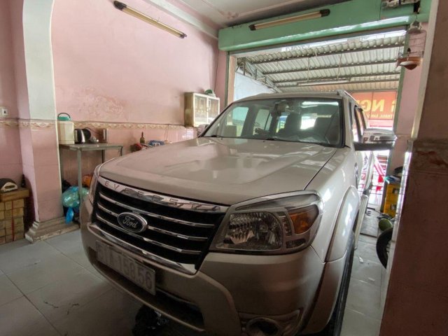 Cần bán lại xe Ford Everest đời 2011, màu bạc, nhập khẩu