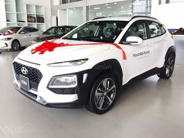 Cần bán Hyundai Kona 2.0AT năm sản xuất 2021, màu trắng0