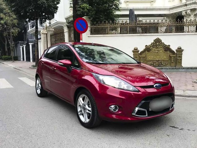 Xe Ford Fiesta đời 2011, màu đỏ chính chủ, giá chỉ 285 triệu0