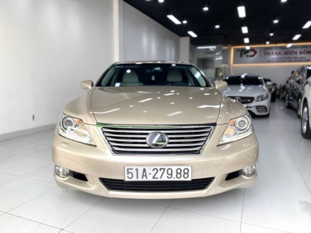 Cần bán lại xe Lexus LS đời 2011, màu vàng, nhập khẩu chính chủ