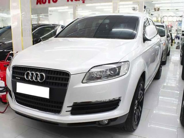 Bán Audi Q7 sản xuất năm 2008, màu trắng, nhập khẩu còn mới0