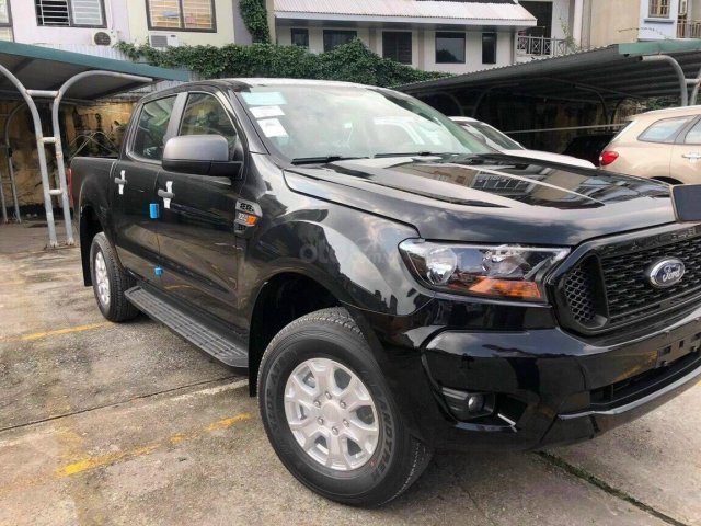 Cần bán xe Ford Ranger XLS AT năm sản xuất 2021 giá cạnh tranh. Xe mới đủ màu giao ngay