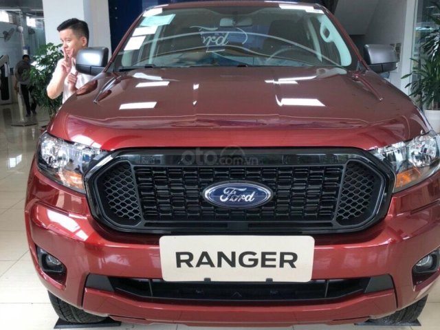 Cần bán xe Ford Ranger XLS AT năm sản xuất 2021 giá cạnh tranh. Xe mới đủ màu giao ngay