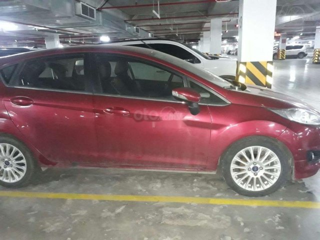 Chính chủ cần bán Ford Fiesta đời 2016, màu đỏ chính chủ, giá chỉ 450 triệu