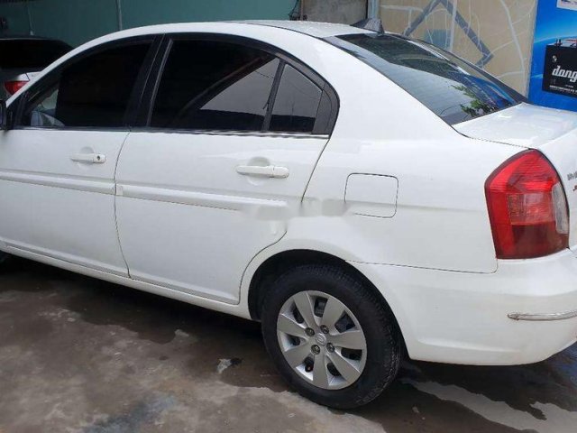 Bán ô tô Hyundai Verna 2009, màu trắng, nhập khẩu 