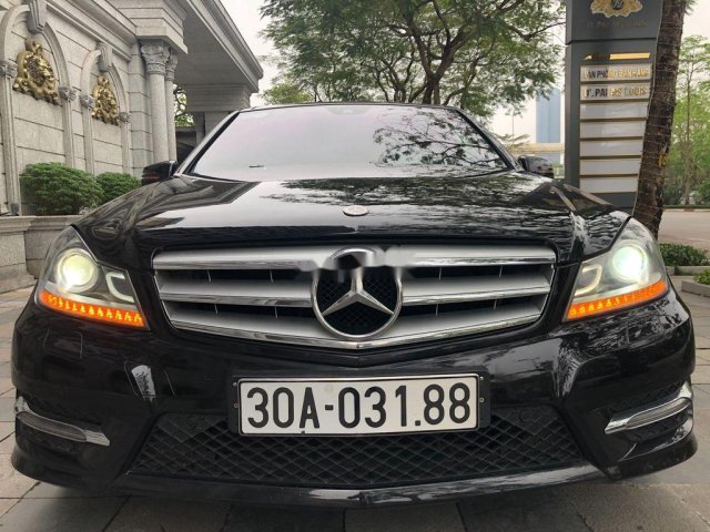 Bán ô tô Mercedes C300 2013, màu đen còn mới, giá tốt0