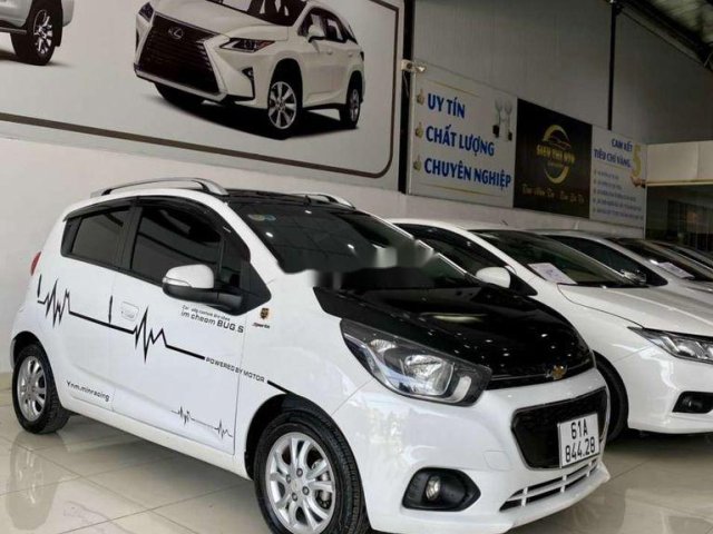 Bán xe Chevrolet Spark đời 2018, màu trắng chính chủ, giá tốt0