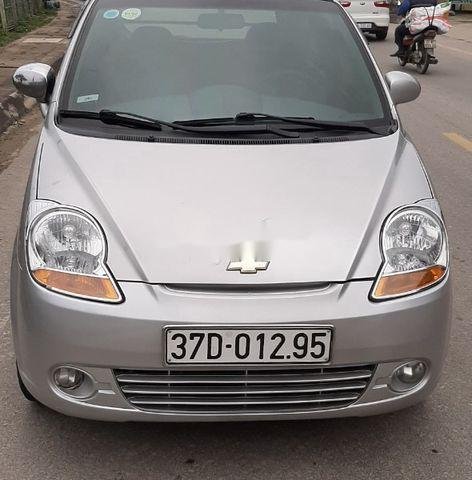 Cần bán gấp Chevrolet Spark sản xuất năm 2014, màu bạc