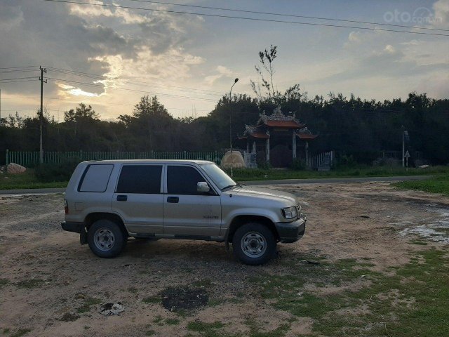 Cần bán Isuzu Trooper năm 2003