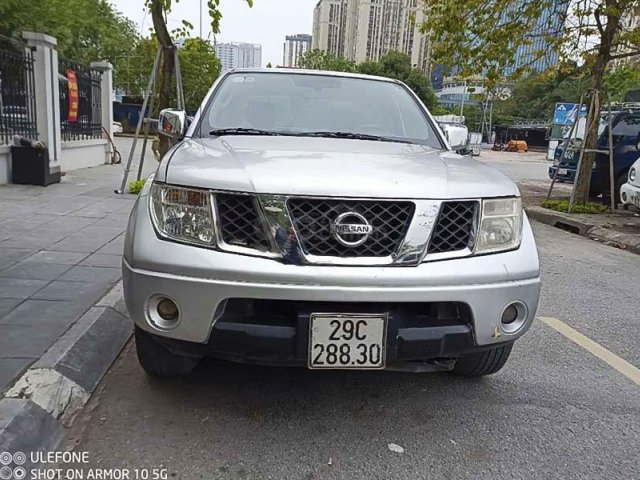 Cần bán Nissan Navara 2013, màu bạc, nhập khẩu 