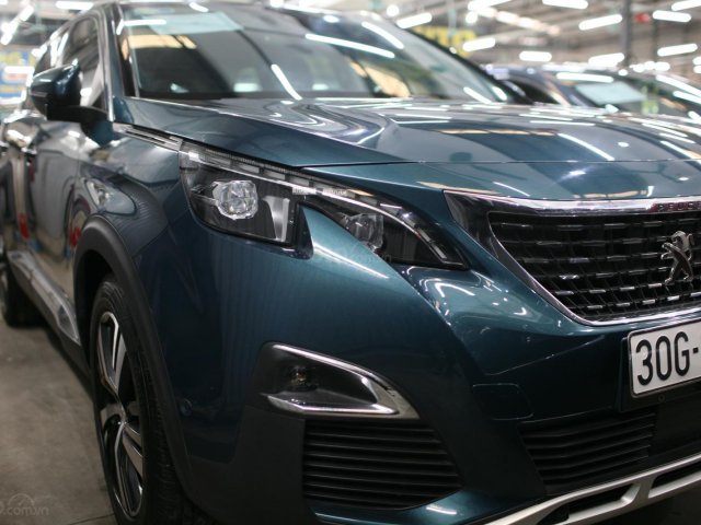 Cần bán Peugeot 5008 sản xuất 2018, màu xanh ngọc0