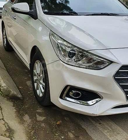 Bán Hyundai Accent sản xuất năm 2019, màu trắng còn mới, 490tr