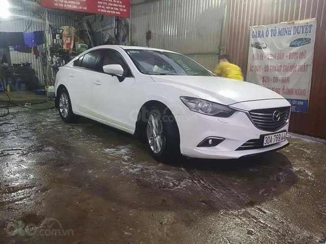 Bán ô tô Mazda 6 sản xuất năm 2016, màu trắng