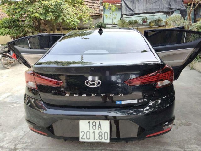 Bán Hyundai Elantra sản xuất 2020, màu đen, xe nhập còn mới