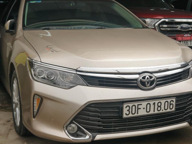 Bán ô tô Toyota Camry đời 2017, màu ghi vàng, giá chỉ 820 triệu0