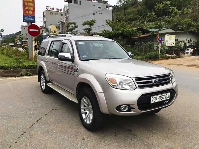 Cần bán gấp Ford Everest sản xuất 2014 còn mới