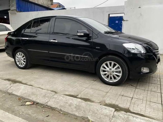 Cần bán gấp Toyota Vios năm 2011, màu đen