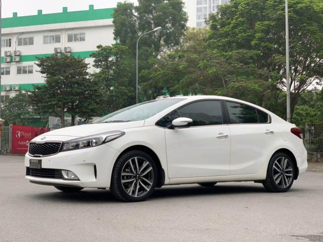 Bán Kia Cerato 1.6 đời 2017, màu trắng, biển TP0