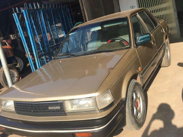 Xe Nissan Bluebird sản xuất 1988, màu vàng, nhập khẩu 0