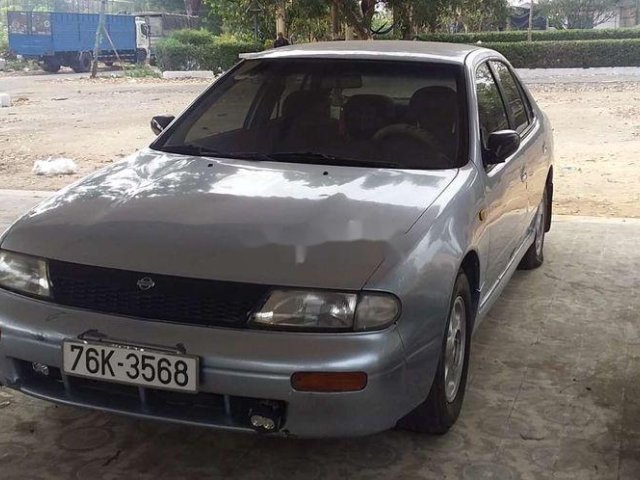 Cần bán Nissan Bluebird năm sản xuất 1993, màu bạc, nhập khẩu