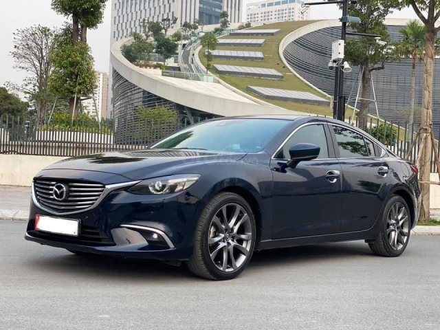 Cần bán xe Mazda 6 sản xuất năm 2018, màu xanh lam0