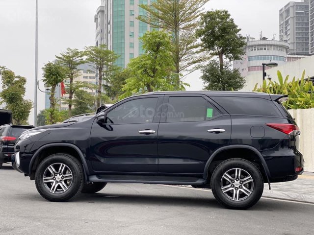 1 tỷ 035 triệu có ngay Toyota Fortuner đời 2019, màu đen xe chính chủ