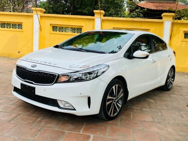 Cần bán xe Kia Cerato đời 2017, màu trắng, giá cả hợp lý số một