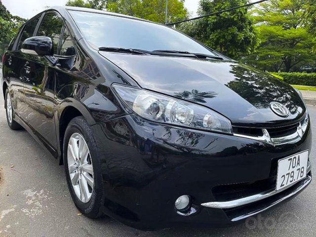 Cần bán xe Toyota Wish năm 2011, màu đen, nhập khẩu